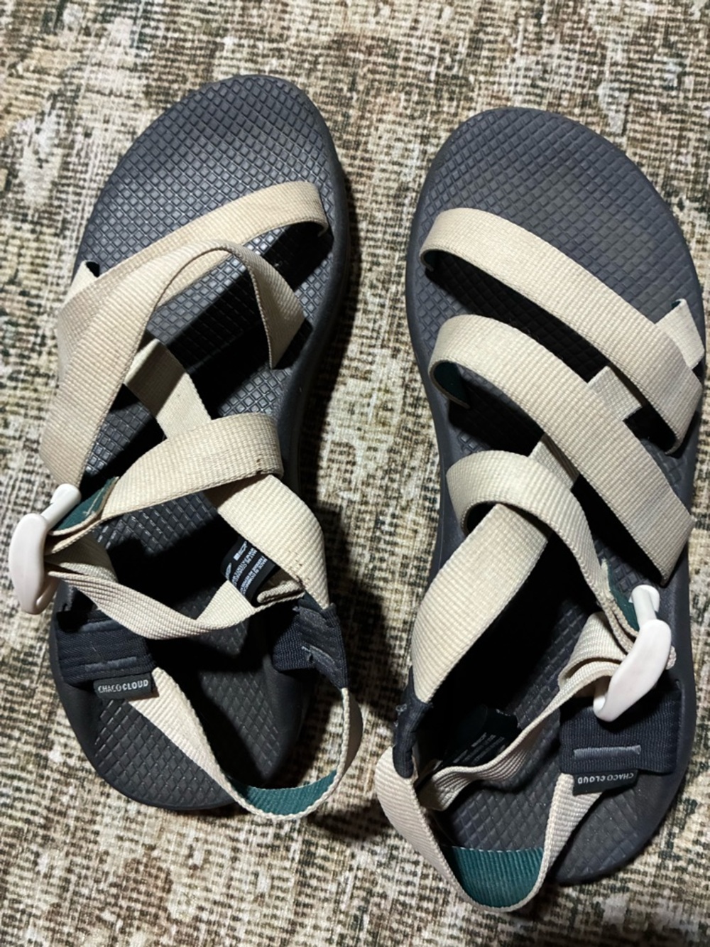 Chaco Women's Zcloud Sandals Black and Cream 10